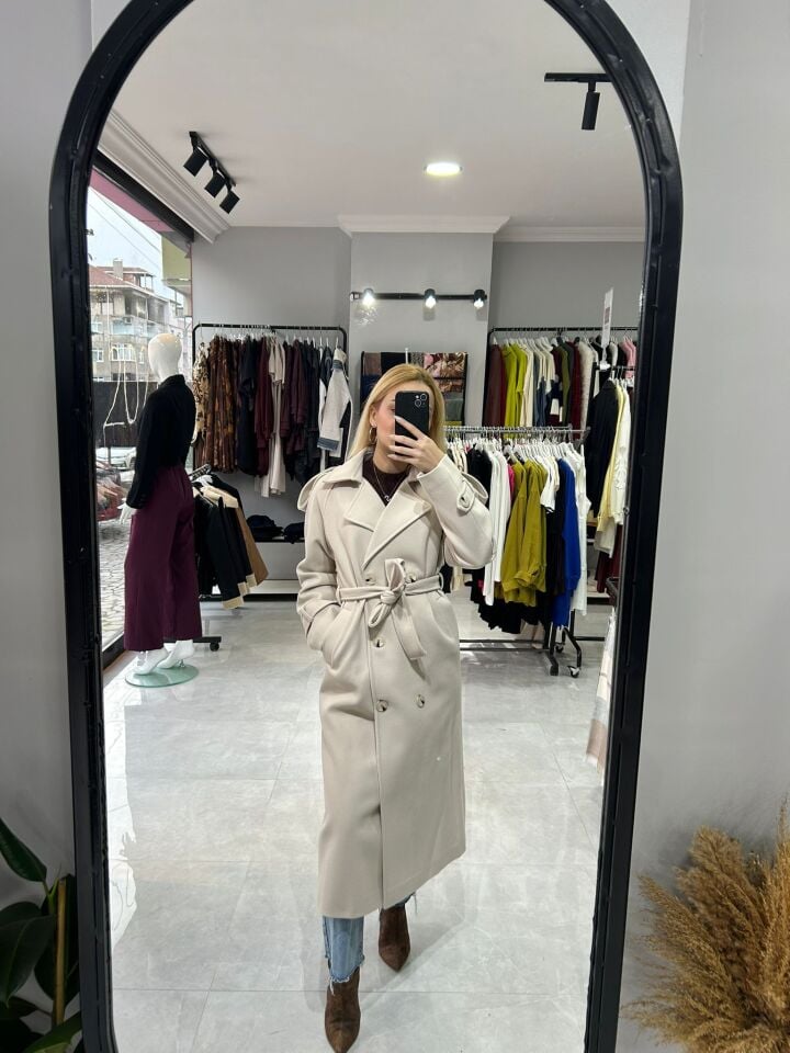 Krem Uzun Kaşe Kadın Kaban