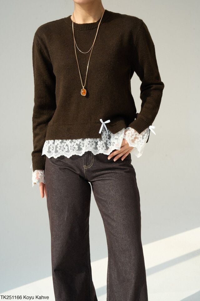 Dantel Detaylı Triko Kazak