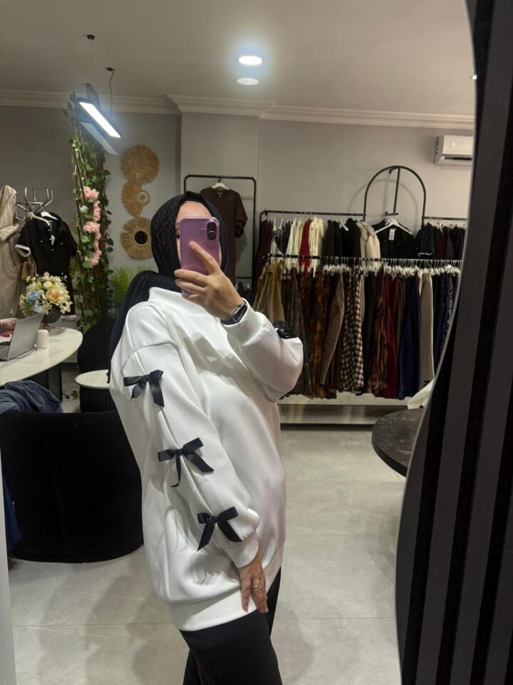 Beyaz Kurdele Detaylı Scuba Sweat