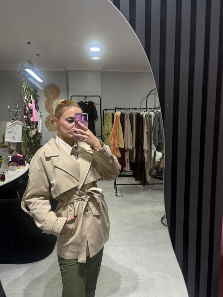 Kadın Trençkot Kısa Rahat Kalıp Mevsimlik Trençkot