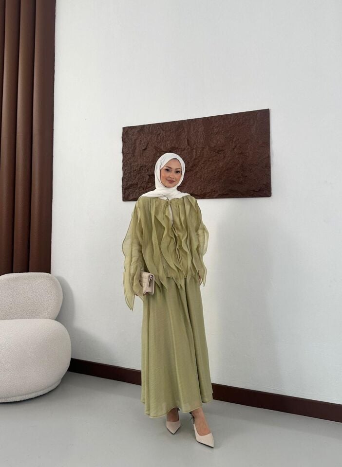 Fırfır Detaylı Etekli Takım